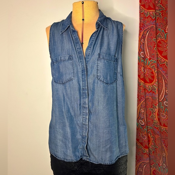 Lulus Courtesy Collar Blue Chambray Top - Picture 1 of 11